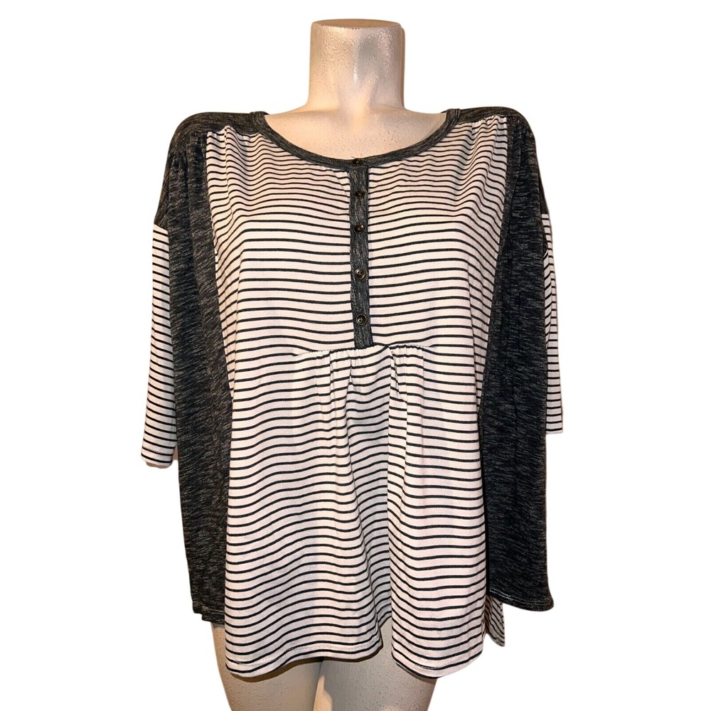 Umgee Womens Striped Henley Top Charcoal Gray White Mixed Media 3/4 Sleeve L